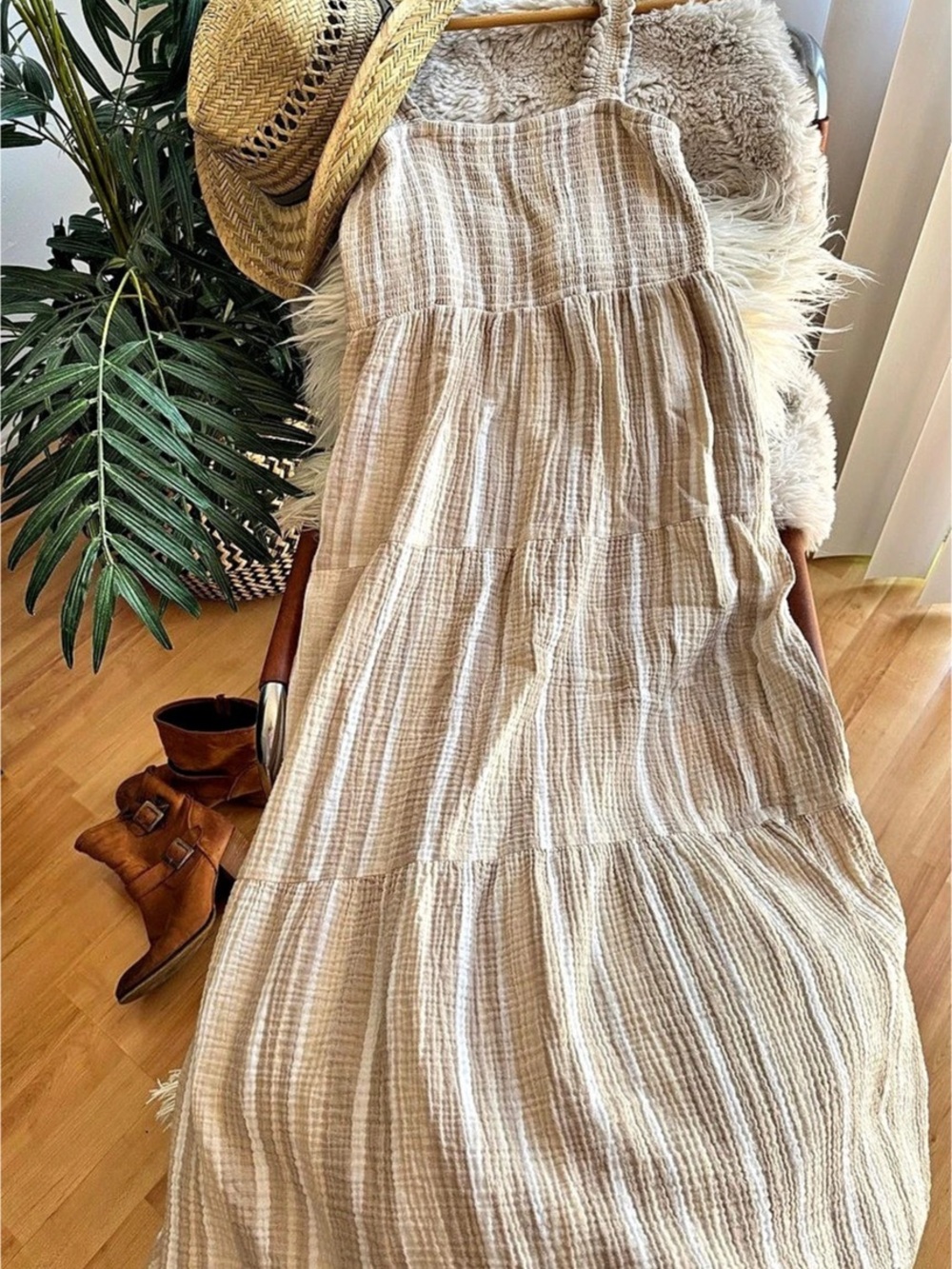 Striped Maxi Dress in Cream & Beige Size Large Like New
